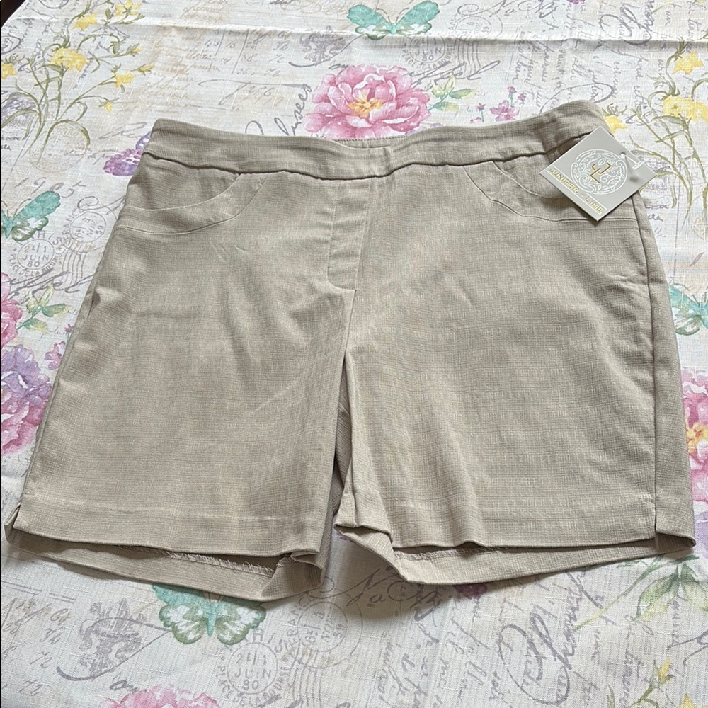 Women’s Khaki Shorts